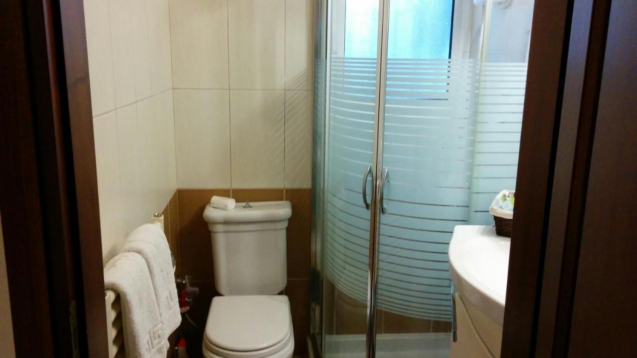 Lovely 2-Bedroom Apartment At Greek Riviera วารี ภายนอก รูปภาพ