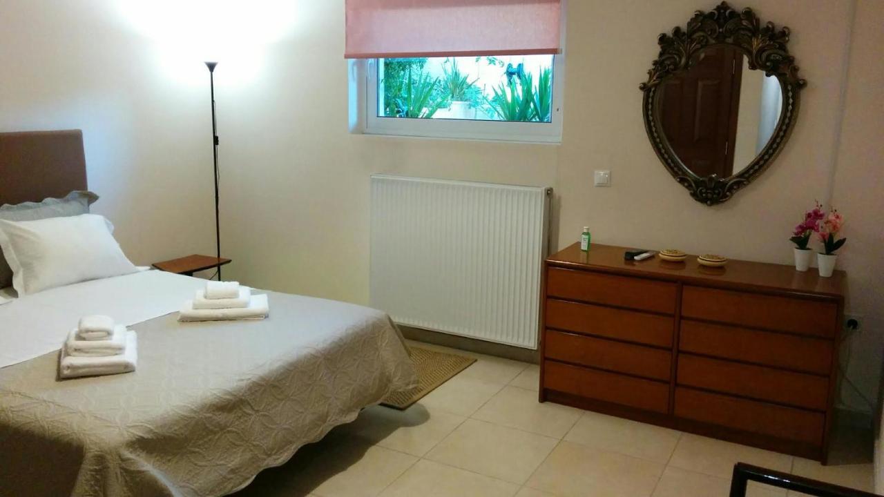 Lovely 2-Bedroom Apartment At Greek Riviera วารี ภายนอก รูปภาพ